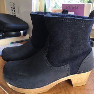 No.6 5" Pull on Shearling Clog Boot, Mid Heel Navy